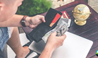 How to Avoid Tourist Traps while Traveling