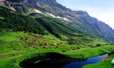 5 Amazing Places in Pakistan to Visit During the Summer Season