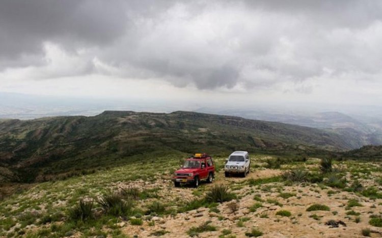 A jeep ride to Gorakh hill station