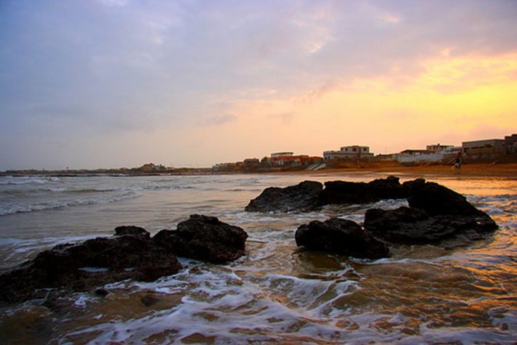 Hawkes Bay Beach, Karachi