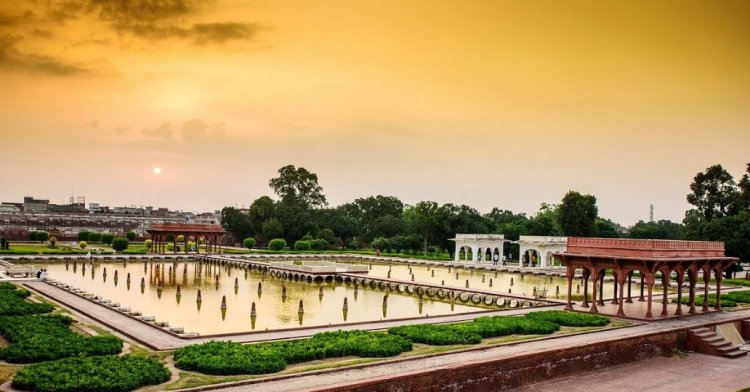 Shalimar Gardens Lahore | Sayr