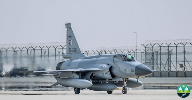 Pakistan's JF-17 Thunder Takes Center Stage at Dubai Air Show 2023